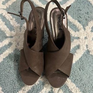 Wedge shoes